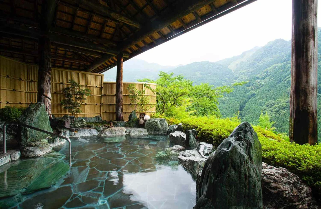 HOT SPRINGS IN JAPAN